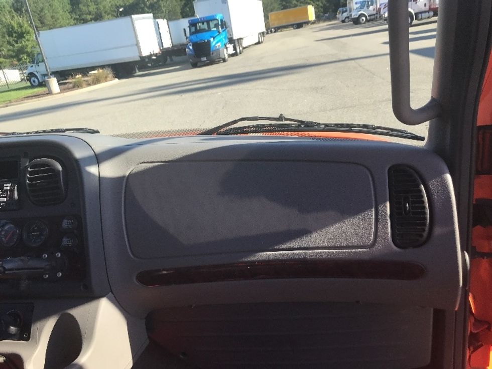 Medium Duty Box Truck-Light and Medium Duty Trucks-Freightliner-2021-M2-Prince George-VA-239,074\n\t\tmiles-$ 31,000 - Image 21