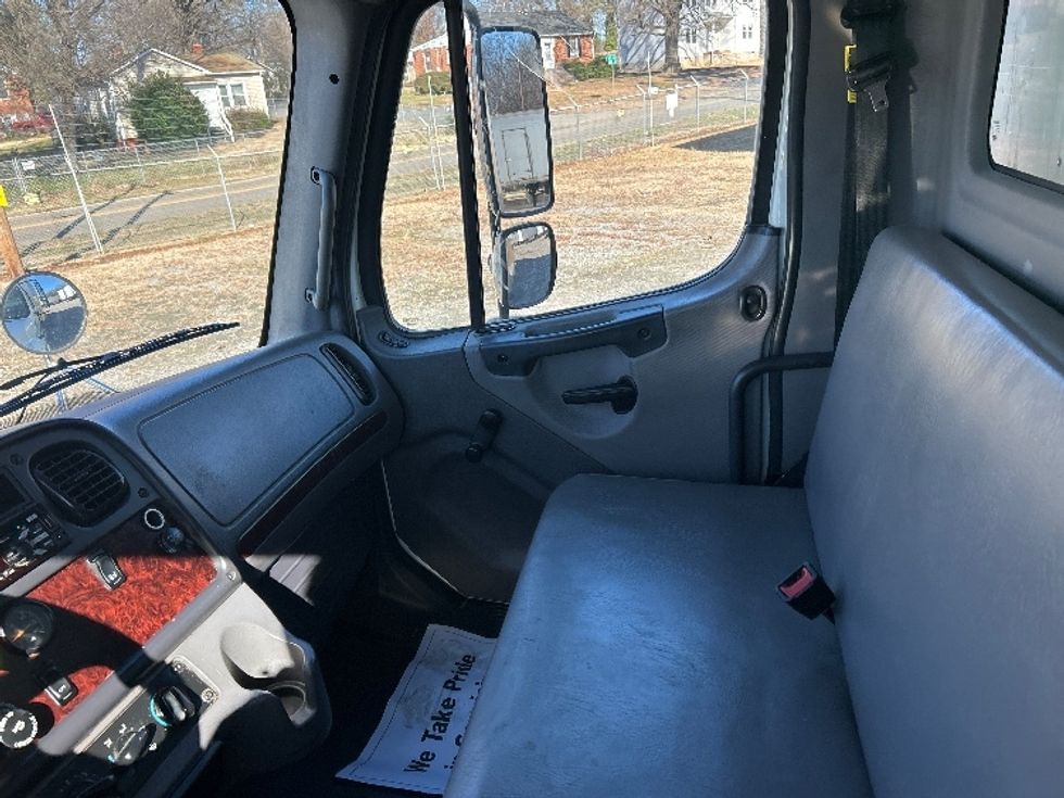 Medium Duty Box Truck-Light and Medium Duty Trucks-Freightliner-2021-M2-Prince George-VA-50,472\n\t\tmiles-$ 71,250 - Image 19