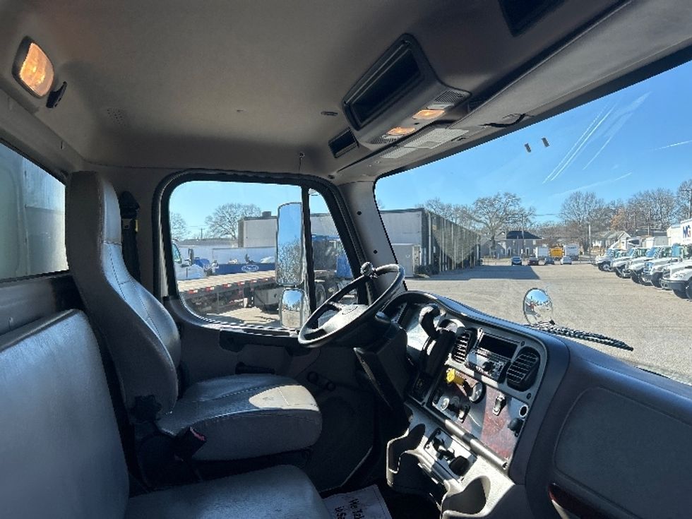 Medium Duty Box Truck-Light and Medium Duty Trucks-Freightliner-2021-M2-Prince George-VA-50,472\n\t\tmiles-$ 71,250 - Image 22