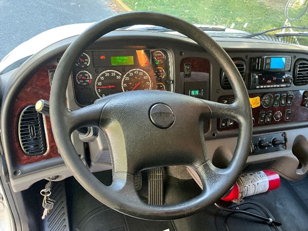 Medium Duty Box Truck-Light and Medium Duty Trucks-Freightliner-2021-M2-Reading-PA-218,530\n\t\tmiles-$ 49,750 - Image 19