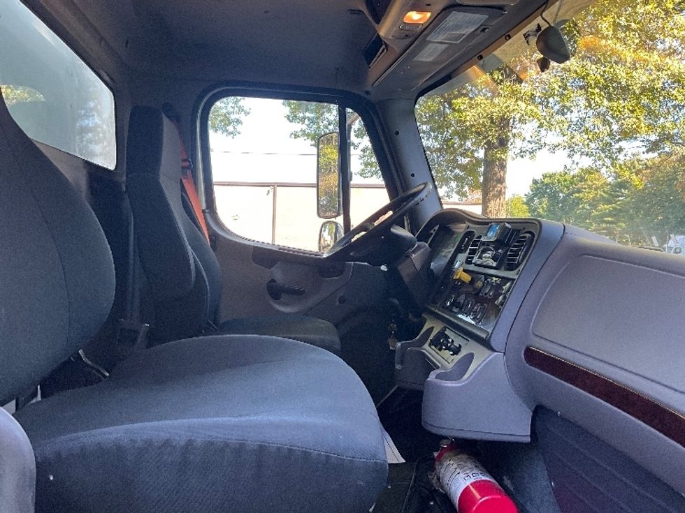 Medium Duty Box Truck-Light and Medium Duty Trucks-Freightliner-2021-M2-Reading-PA-218,530\n\t\tmiles-$ 49,750 - Image 22