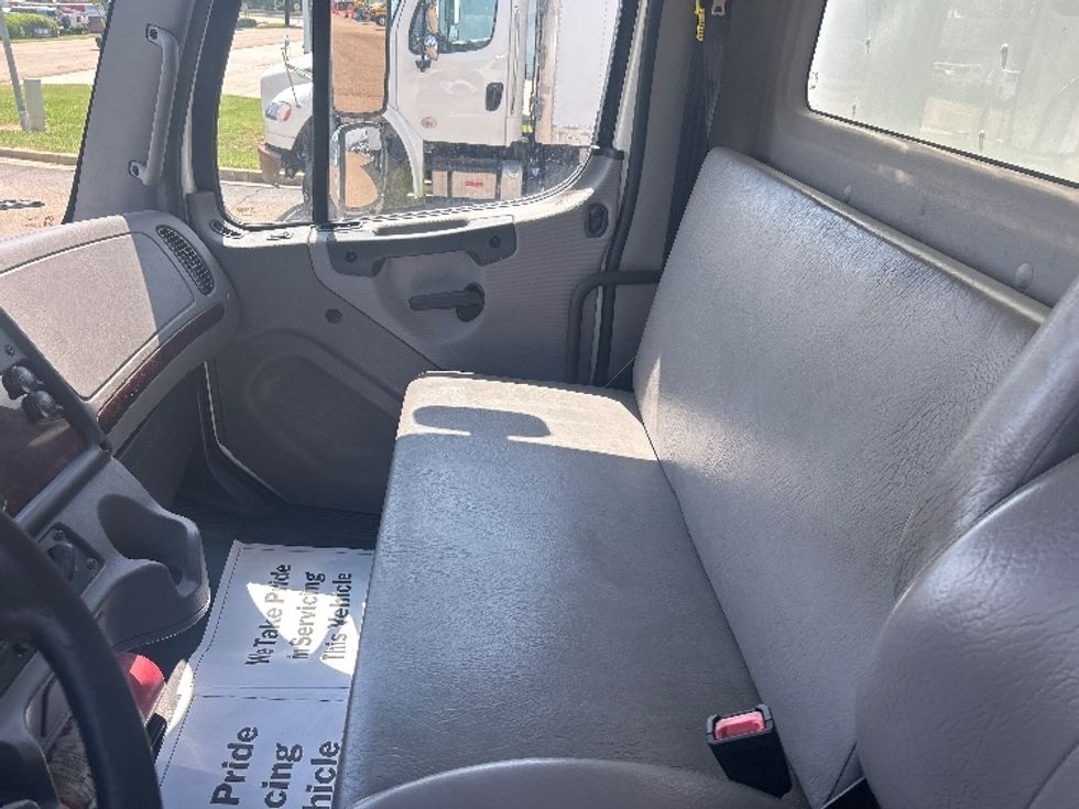 Medium Duty Box Truck-Light and Medium Duty Trucks-Freightliner-2021-M2-Richland-MS-111,879\n\t\tmiles-$ 63,500 - Image 19