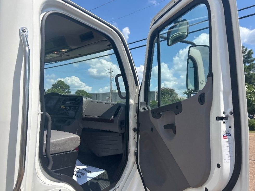 Medium Duty Box Truck-Light and Medium Duty Trucks-Freightliner-2021-M2-Richland-MS-111,879\n\t\tmiles-$ 63,500 - Image 20