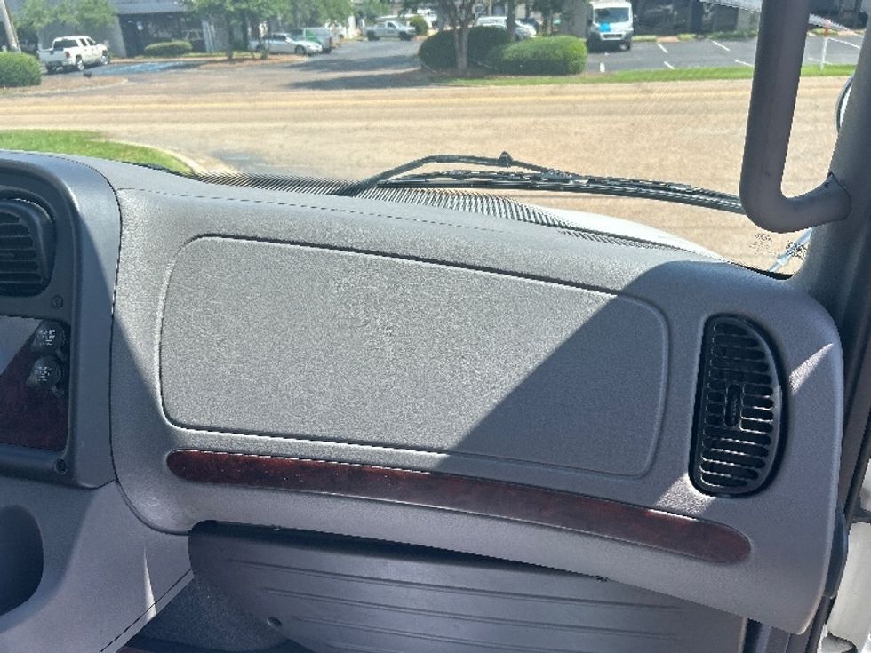 Medium Duty Box Truck-Light and Medium Duty Trucks-Freightliner-2021-M2-Richland-MS-111,879\n\t\tmiles-$ 63,500 - Image 21