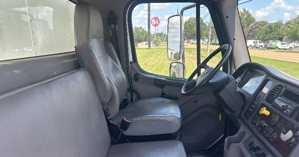 Medium Duty Box Truck-Light and Medium Duty Trucks-Freightliner-2021-M2-Richland-MS-111,879\n\t\tmiles-$ 63,500 - Image 22