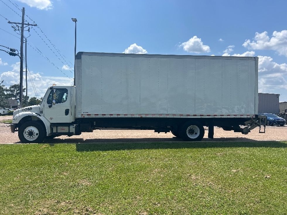 Medium Duty Box Truck-Light and Medium Duty Trucks-Freightliner-2021-M2-Richland-MS-111,879\n\t\tmiles-$ 63,500 - Image 4
