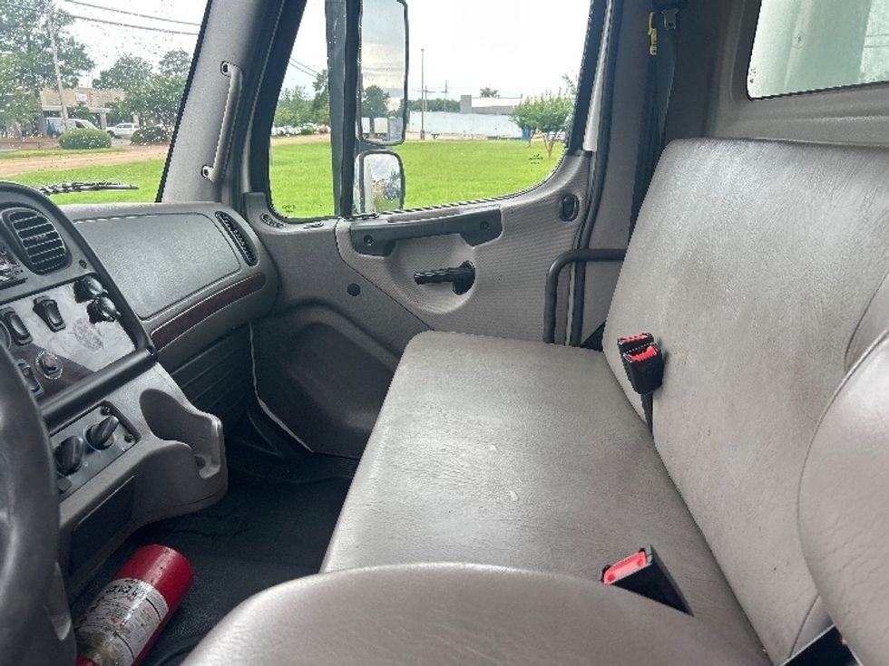 Medium Duty Box Truck-Light and Medium Duty Trucks-Freightliner-2021-M2-Richland-MS-267,900\n\t\tmiles-$ 36,750 - Image 19