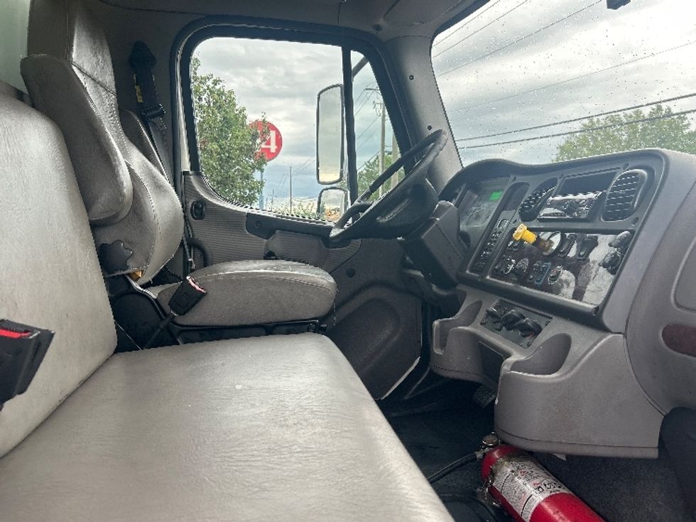 Medium Duty Box Truck-Light and Medium Duty Trucks-Freightliner-2021-M2-Richland-MS-267,900\n\t\tmiles-$ 36,750 - Image 22