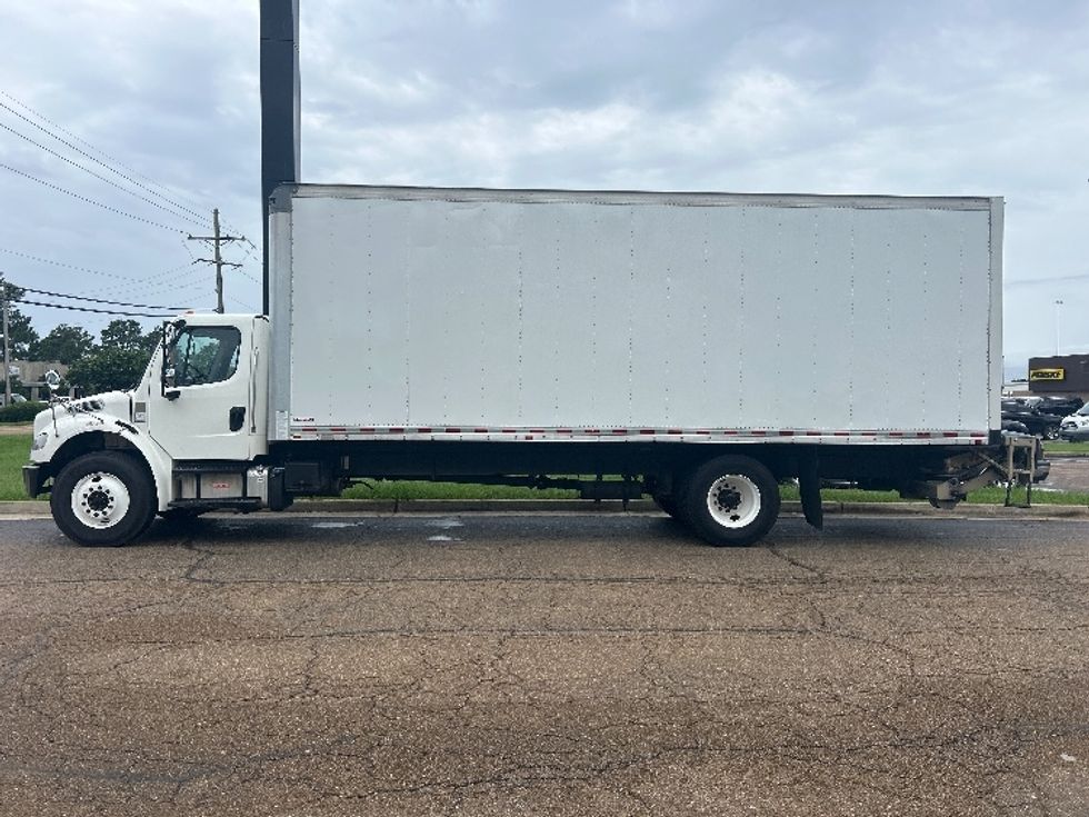 Medium Duty Box Truck-Light and Medium Duty Trucks-Freightliner-2021-M2-Richland-MS-267,900\n\t\tmiles-$ 36,750 - Image 4