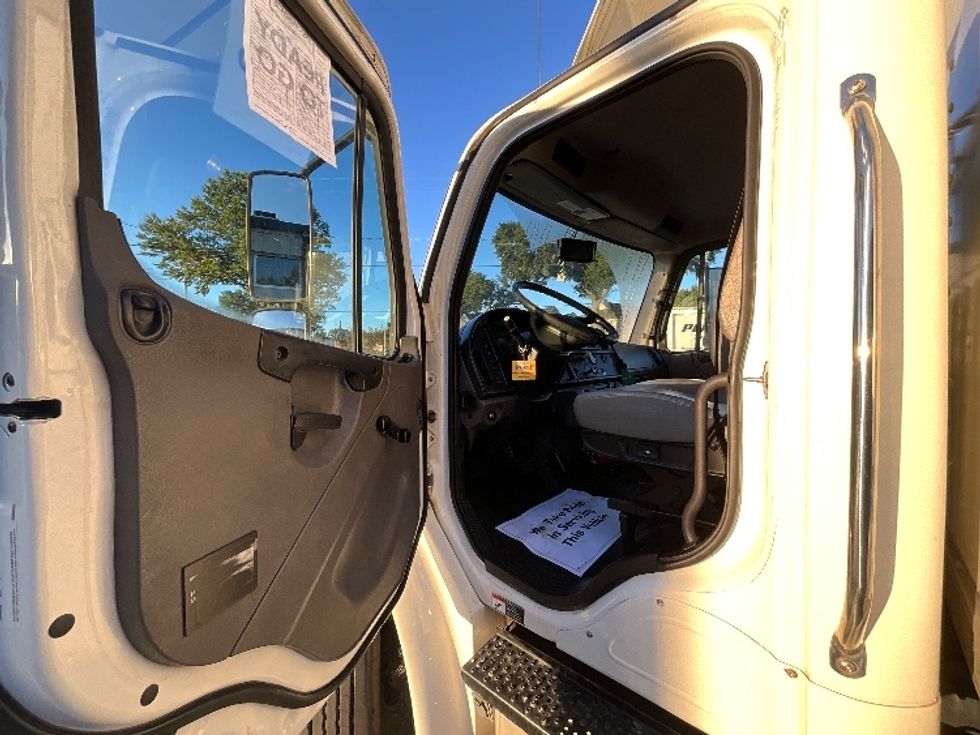 Medium Duty Box Truck-Light and Medium Duty Trucks-Freightliner-2021-M2-Richmond-VA-249,484\n\t\tmiles-$ 47,750 - Image 16