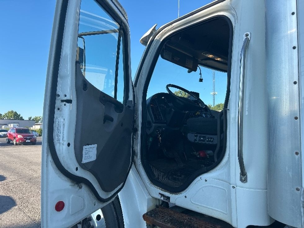 Medium Duty Box Truck-Light and Medium Duty Trucks-Freightliner-2021-M2-Rochester-NY-210,002\n\t\tmiles-$ 47,250 - Image 16
