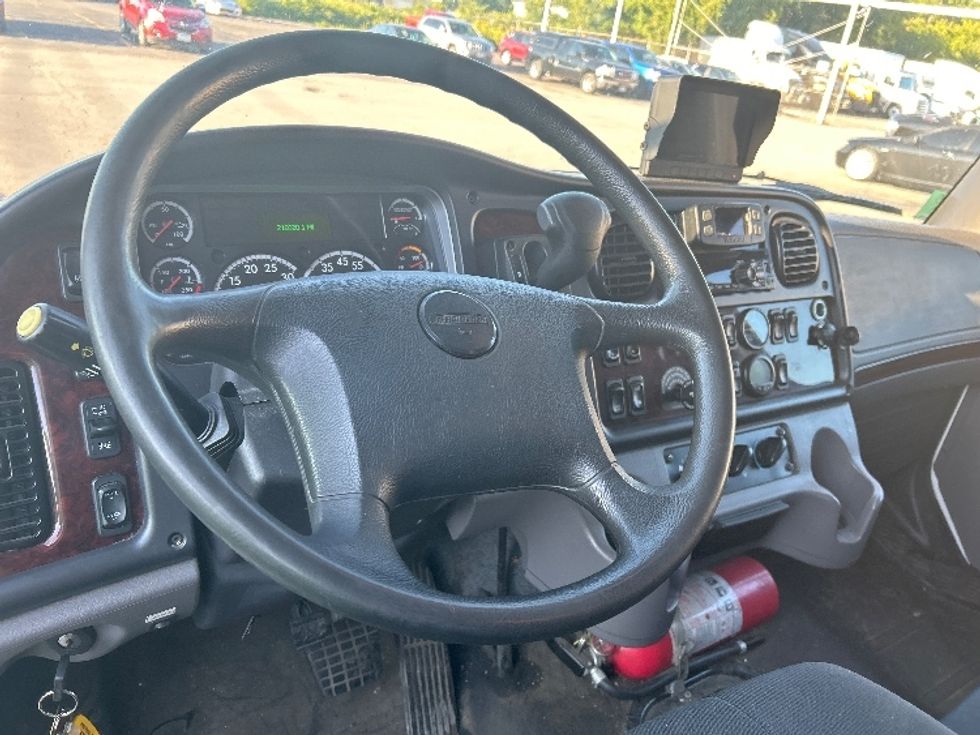 Medium Duty Box Truck-Light and Medium Duty Trucks-Freightliner-2021-M2-Rochester-NY-210,002\n\t\tmiles-$ 47,250 - Image 17