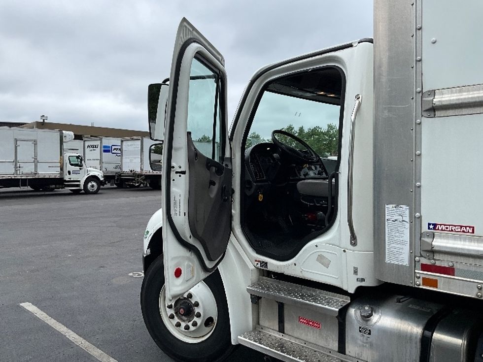 Medium Duty Box Truck-Light and Medium Duty Trucks-Freightliner-2021-M2-Rockville-MD-190,812\n\t\tmiles-$ 61,250 - Image 16