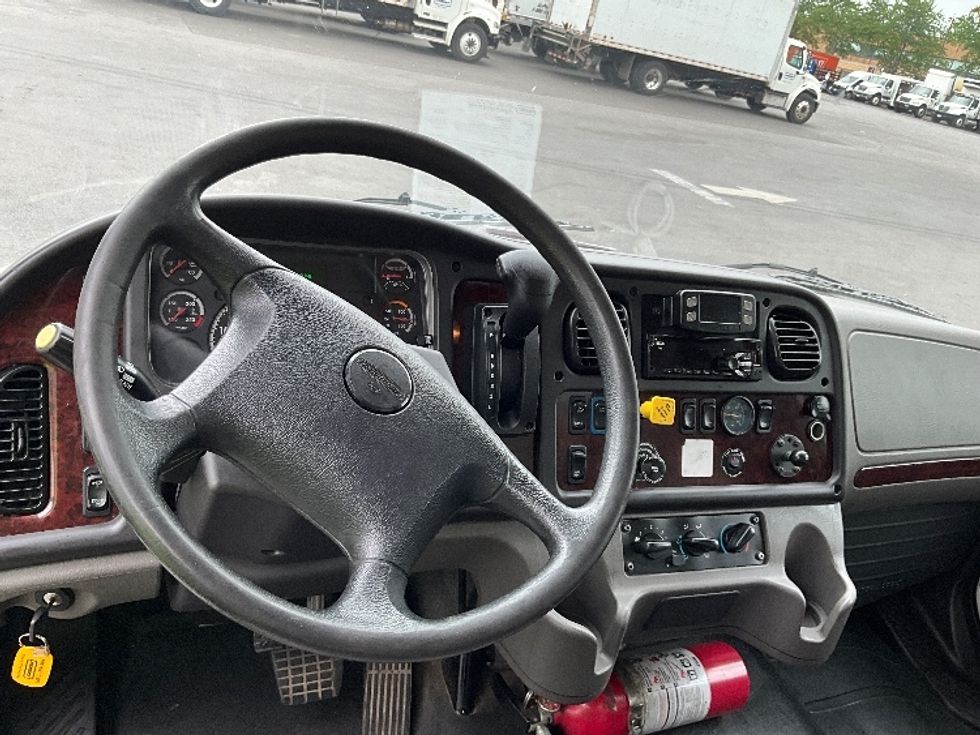 Medium Duty Box Truck-Light and Medium Duty Trucks-Freightliner-2021-M2-Rockville-MD-190,812\n\t\tmiles-$ 61,250 - Image 18