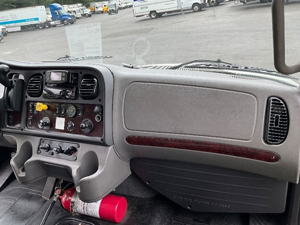 Medium Duty Box Truck-Light and Medium Duty Trucks-Freightliner-2021-M2-Rockville-MD-190,812\n\t\tmiles-$ 61,250 - Image 21