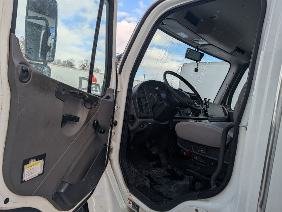 Medium Duty Box Truck-Light and Medium Duty Trucks-Freightliner-2021-M2-Romulus-MI-252,760\n\t\tmiles-$ 41,500 - Image 13