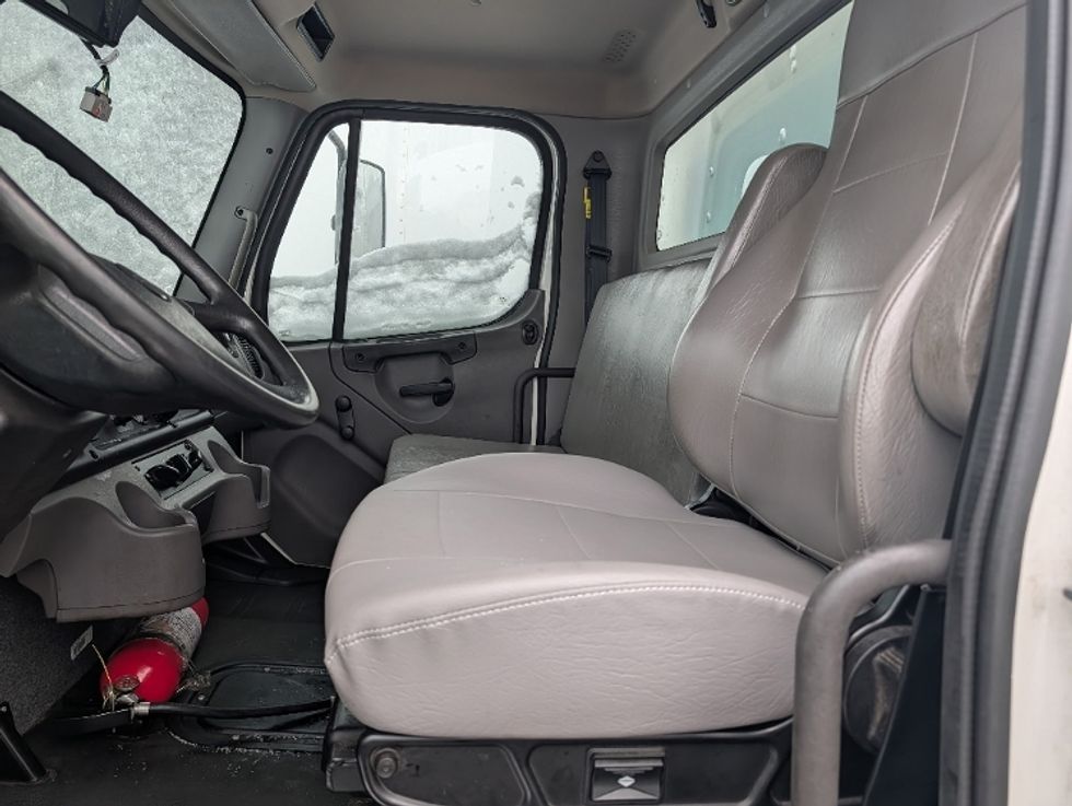 Medium Duty Box Truck-Light and Medium Duty Trucks-Freightliner-2021-M2-Romulus-MI-252,760\n\t\tmiles-$ 41,500 - Image 16