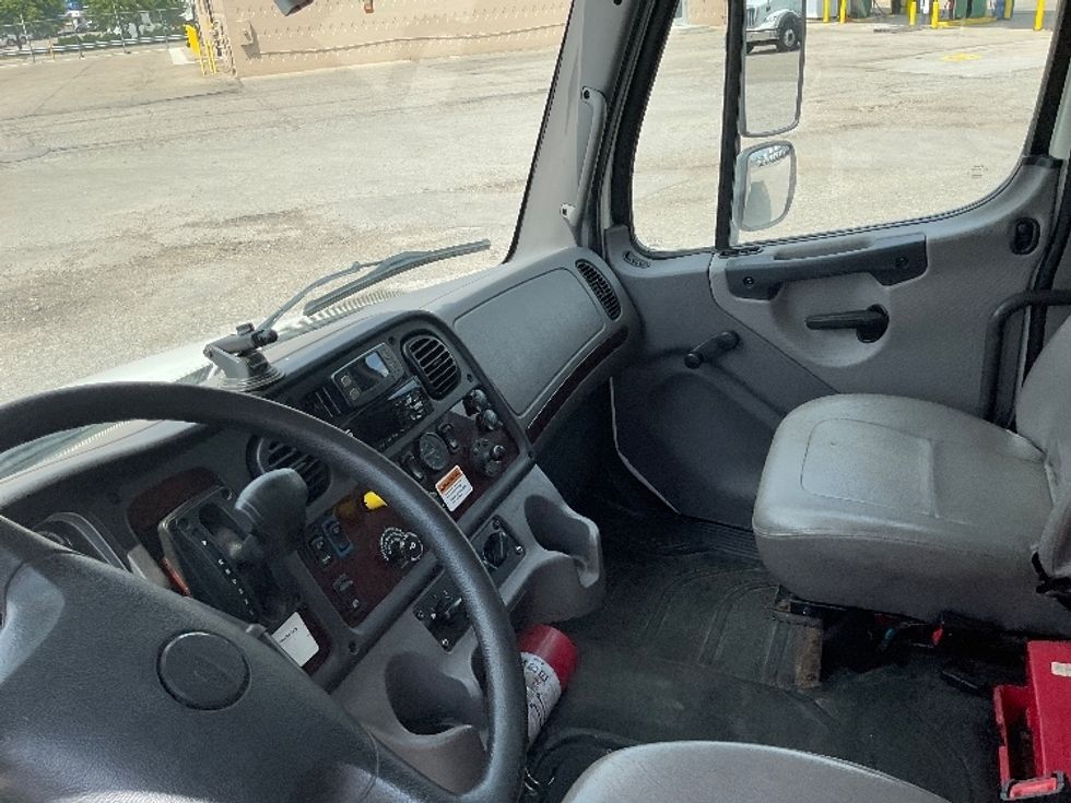Medium Duty Box Truck-Light and Medium Duty Trucks-Freightliner-2021-M2-Saginaw-MI-187,861\n\t\tmiles-$ 57,000 - Image 19