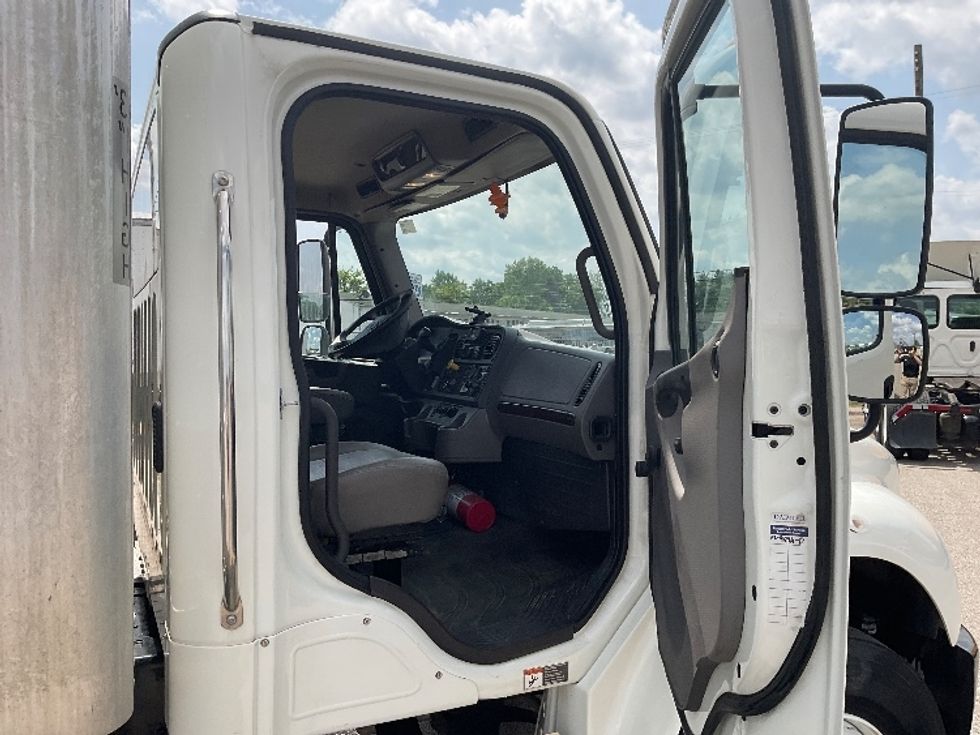 Medium Duty Box Truck-Light and Medium Duty Trucks-Freightliner-2021-M2-Saginaw-MI-187,861\n\t\tmiles-$ 57,000 - Image 20
