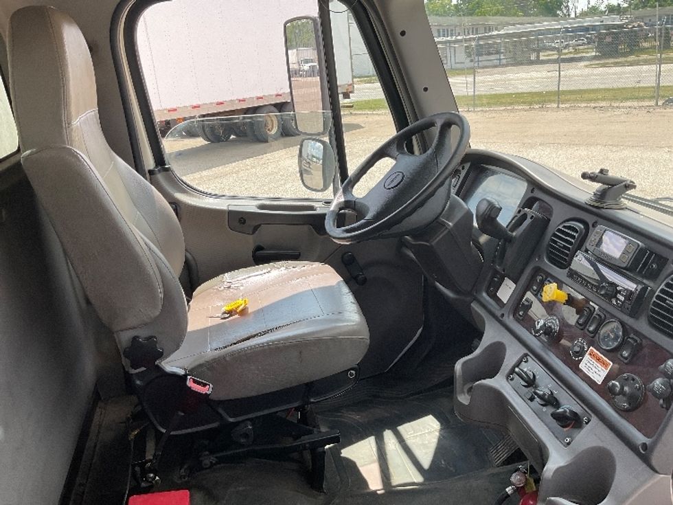 Medium Duty Box Truck-Light and Medium Duty Trucks-Freightliner-2021-M2-Saginaw-MI-187,861\n\t\tmiles-$ 57,000 - Image 22
