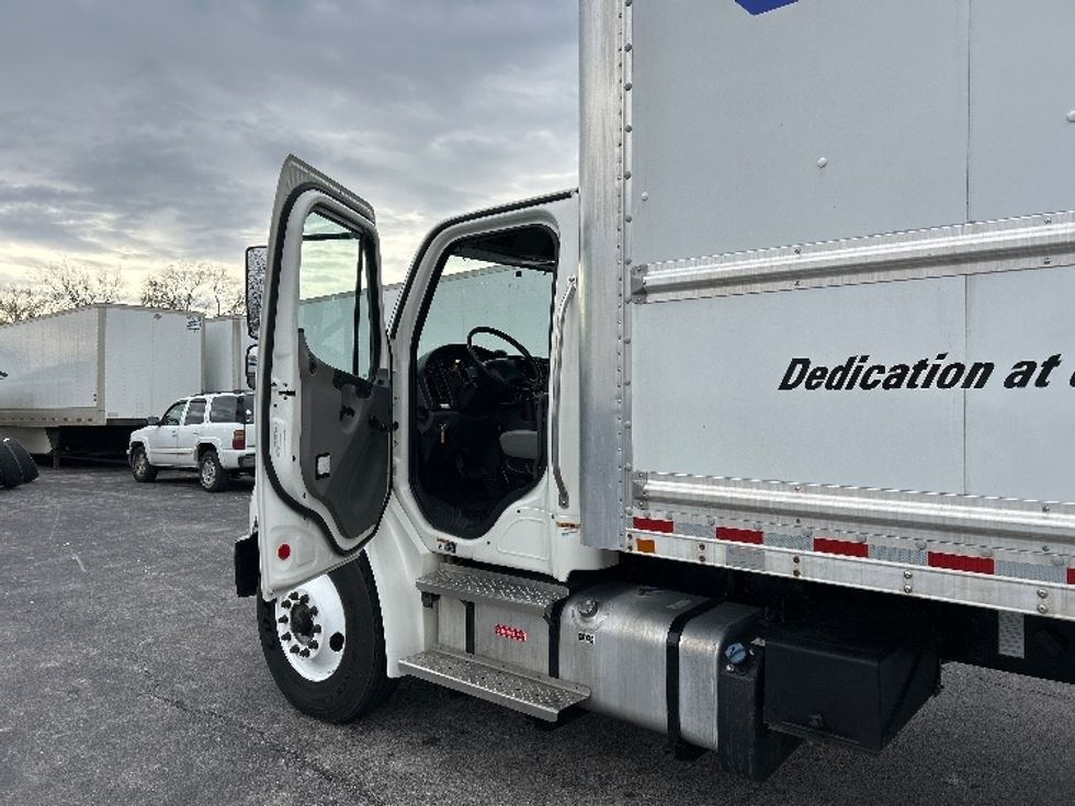 Medium Duty Box Truck-Light and Medium Duty Trucks-Freightliner-2021-M2-Salem-VA-230,111\n\t\tmiles-$ 50,750 - Image 16