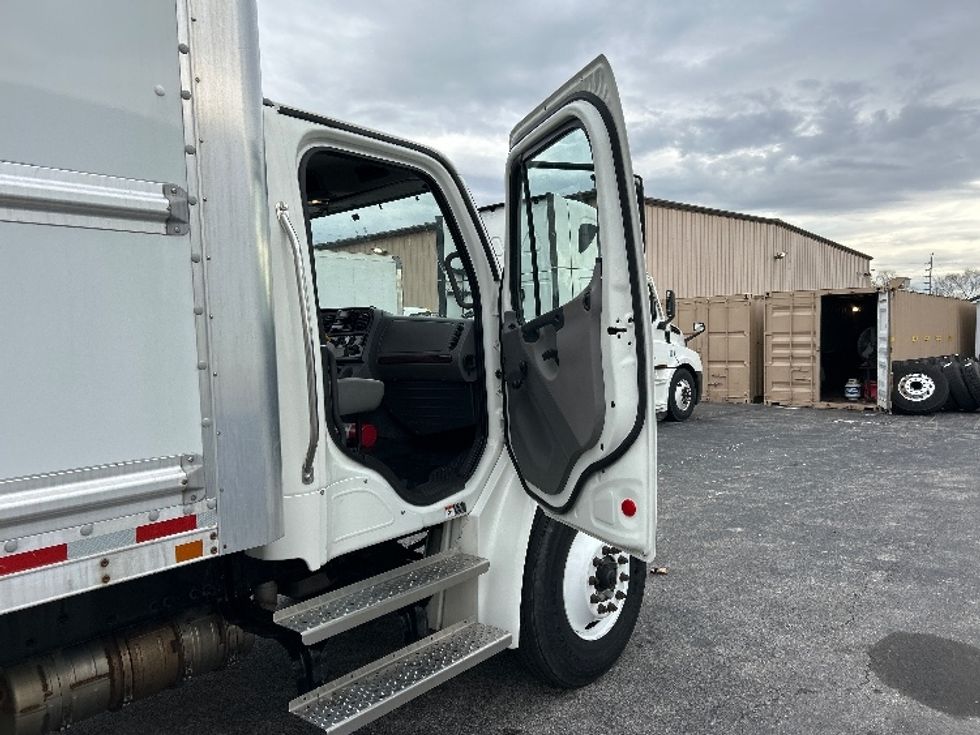 Medium Duty Box Truck-Light and Medium Duty Trucks-Freightliner-2021-M2-Salem-VA-230,111\n\t\tmiles-$ 50,750 - Image 20