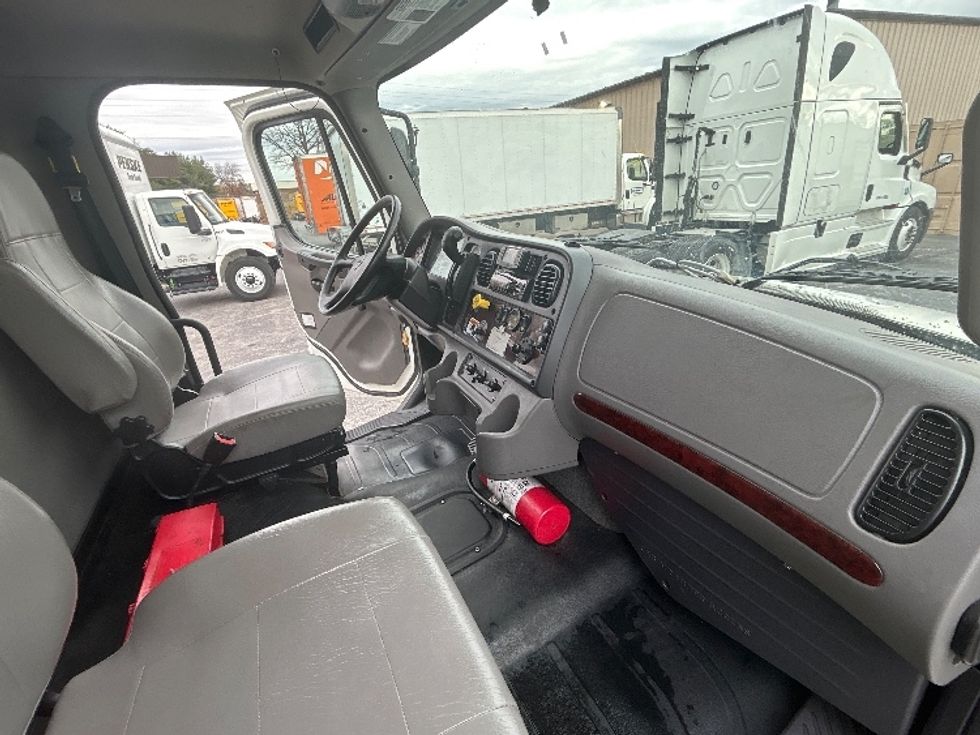 Medium Duty Box Truck-Light and Medium Duty Trucks-Freightliner-2021-M2-Salem-VA-230,111\n\t\tmiles-$ 50,750 - Image 22