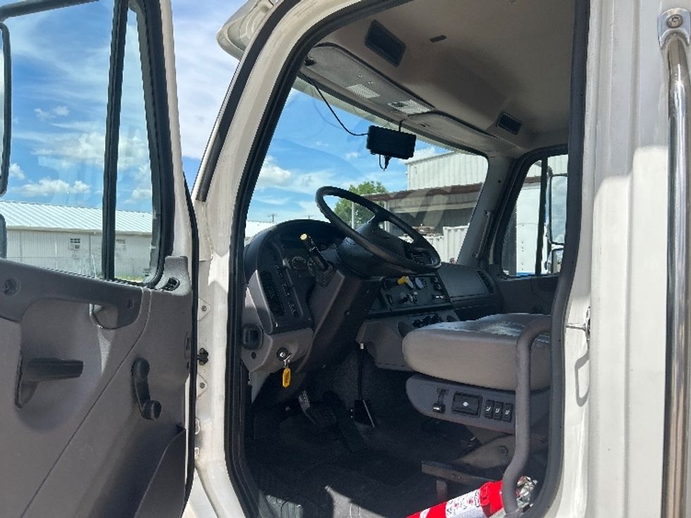 Medium Duty Box Truck-Light and Medium Duty Trucks-Freightliner-2021-M2-San Antonio-TX-167,712\n\t\tmiles-$ 65,750 - Image 15