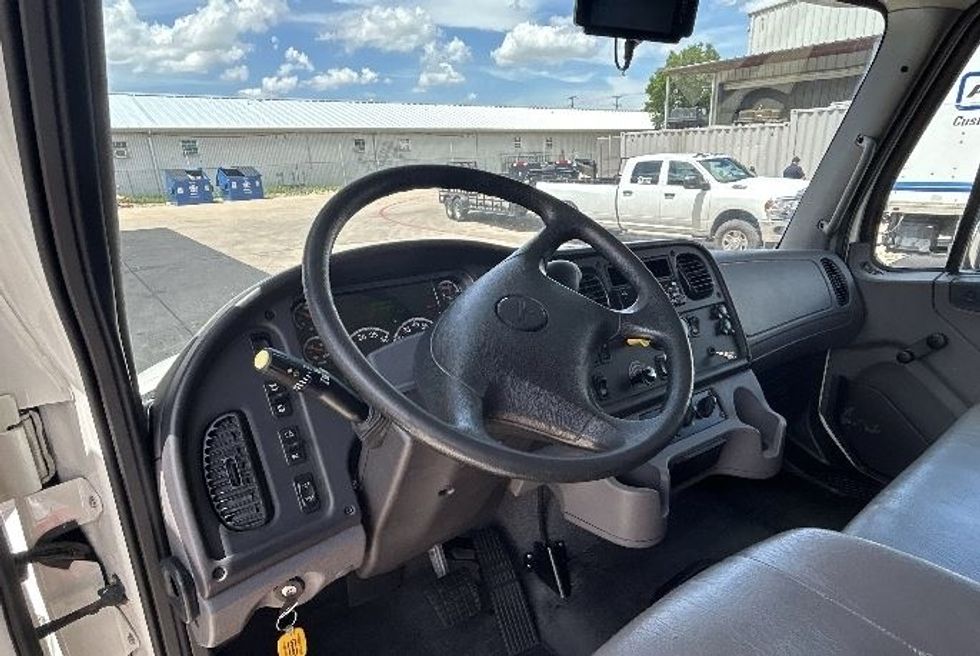 Medium Duty Box Truck-Light and Medium Duty Trucks-Freightliner-2021-M2-San Antonio-TX-167,712\n\t\tmiles-$ 65,750 - Image 16