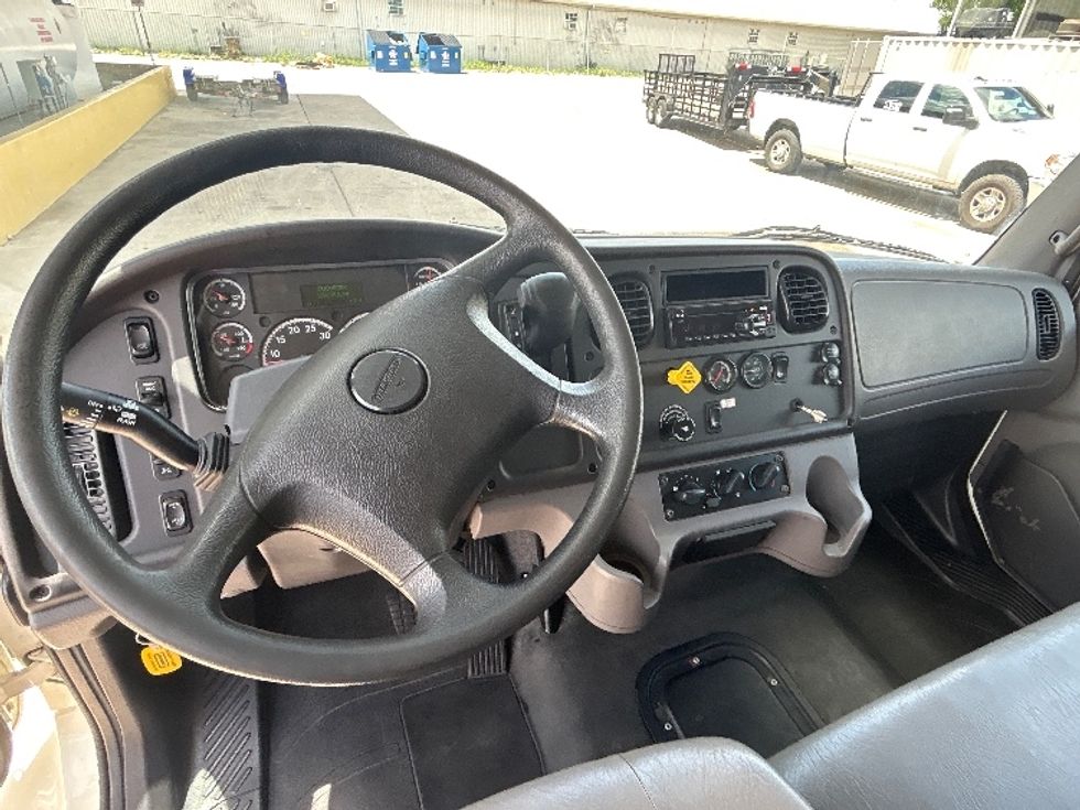 Medium Duty Box Truck-Light and Medium Duty Trucks-Freightliner-2021-M2-San Antonio-TX-167,712\n\t\tmiles-$ 65,750 - Image 17