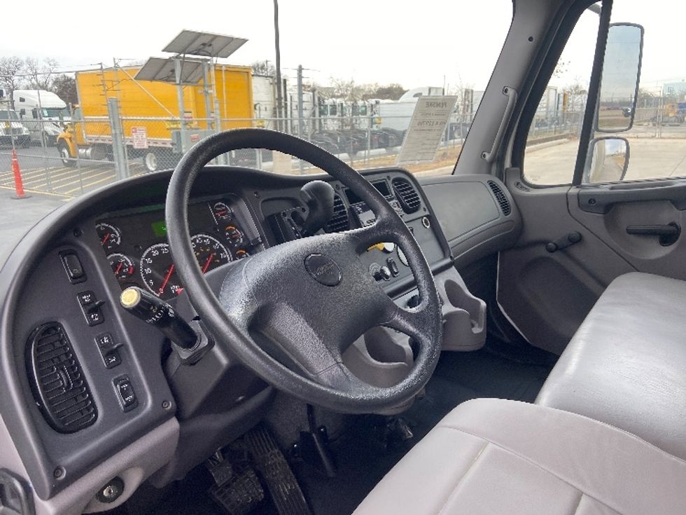 Medium Duty Box Truck-Light and Medium Duty Trucks-Freightliner-2021-M2-San Antonio-TX-181,011\n\t\tmiles-$ 53,000 - Image 16