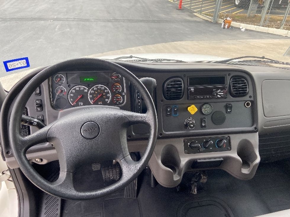Medium Duty Box Truck-Light and Medium Duty Trucks-Freightliner-2021-M2-San Antonio-TX-181,011\n\t\tmiles-$ 53,000 - Image 17