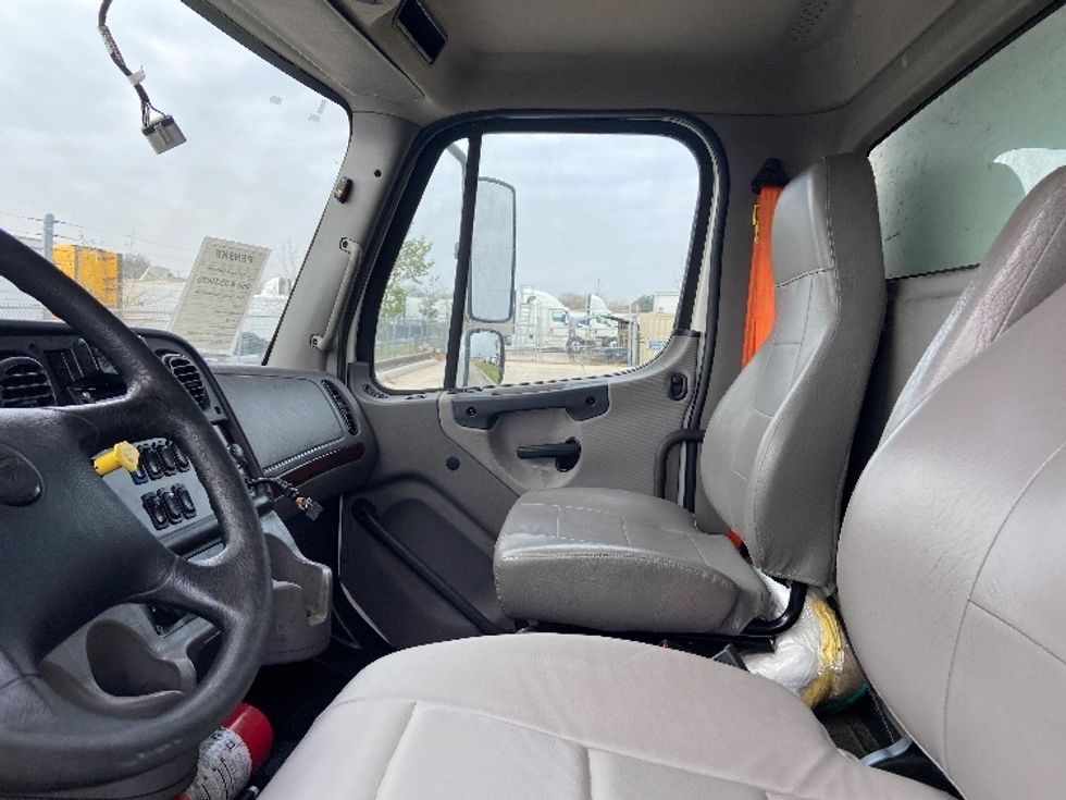 Medium Duty Box Truck-Light and Medium Duty Trucks-Freightliner-2021-M2-San Antonio-TX-406,342\n\t\tmiles-$ 24,000 - Image 19