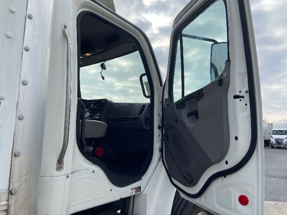 Medium Duty Box Truck-Light and Medium Duty Trucks-Freightliner-2021-M2-San Antonio-TX-406,342\n\t\tmiles-$ 24,000 - Image 20