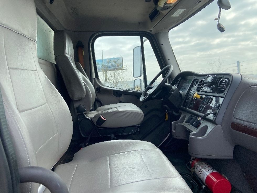 Medium Duty Box Truck-Light and Medium Duty Trucks-Freightliner-2021-M2-San Antonio-TX-406,342\n\t\tmiles-$ 24,000 - Image 22