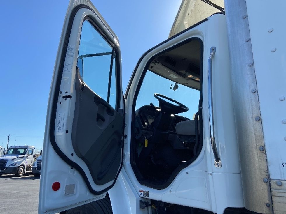 Medium Duty Box Truck-Light and Medium Duty Trucks-Freightliner-2021-M2-San Antonio-TX-429,711\n\t\tmiles-$ 24,000 - Image 16