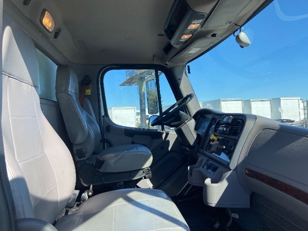 Medium Duty Box Truck-Light and Medium Duty Trucks-Freightliner-2021-M2-San Antonio-TX-429,711\n\t\tmiles-$ 24,000 - Image 22