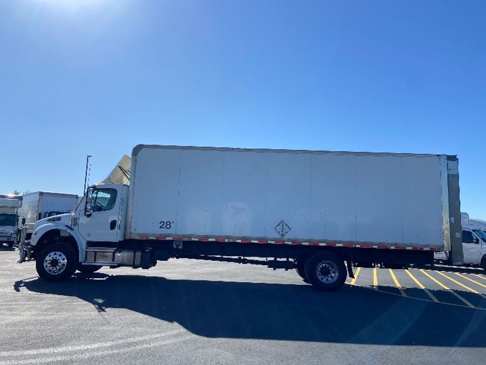 Medium Duty Box Truck-Light and Medium Duty Trucks-Freightliner-2021-M2-San Antonio-TX-429,711\n\t\tmiles-$ 24,000 - Image 4