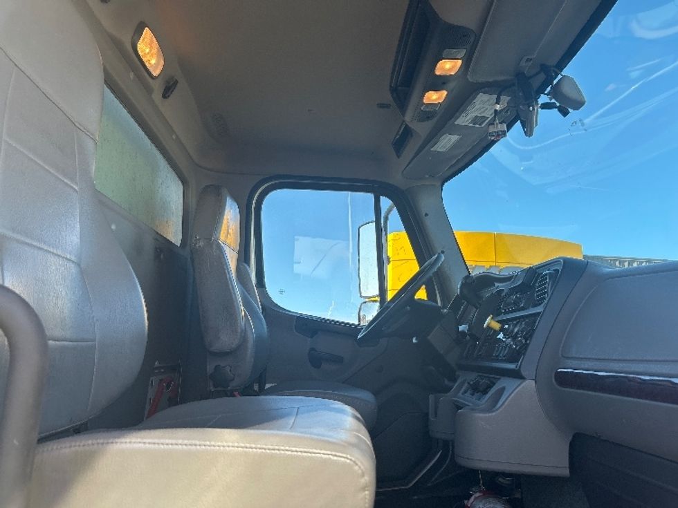 Medium Duty Box Truck-Light and Medium Duty Trucks-Freightliner-2021-M2-San Antonio-TX-446,636\n\t\tmiles-$ 24,000 - Image 21