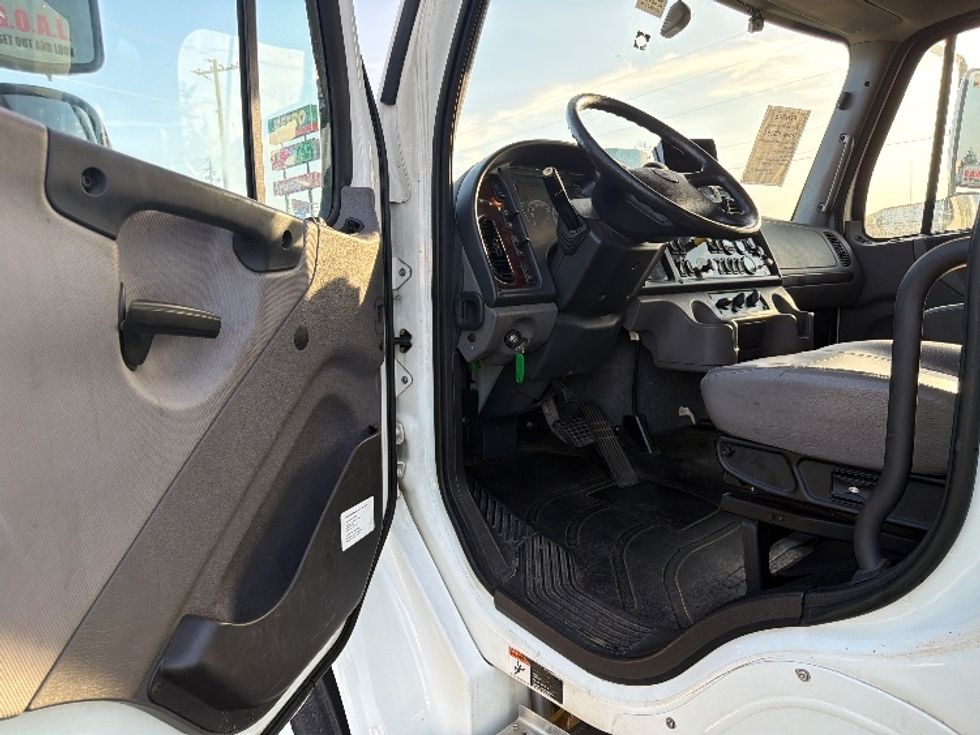 Medium Duty Box Truck-Light and Medium Duty Trucks-Freightliner-2021-M2-Shreveport-LA-248,181\n\t\tmiles-$ 51,500 - Image 16