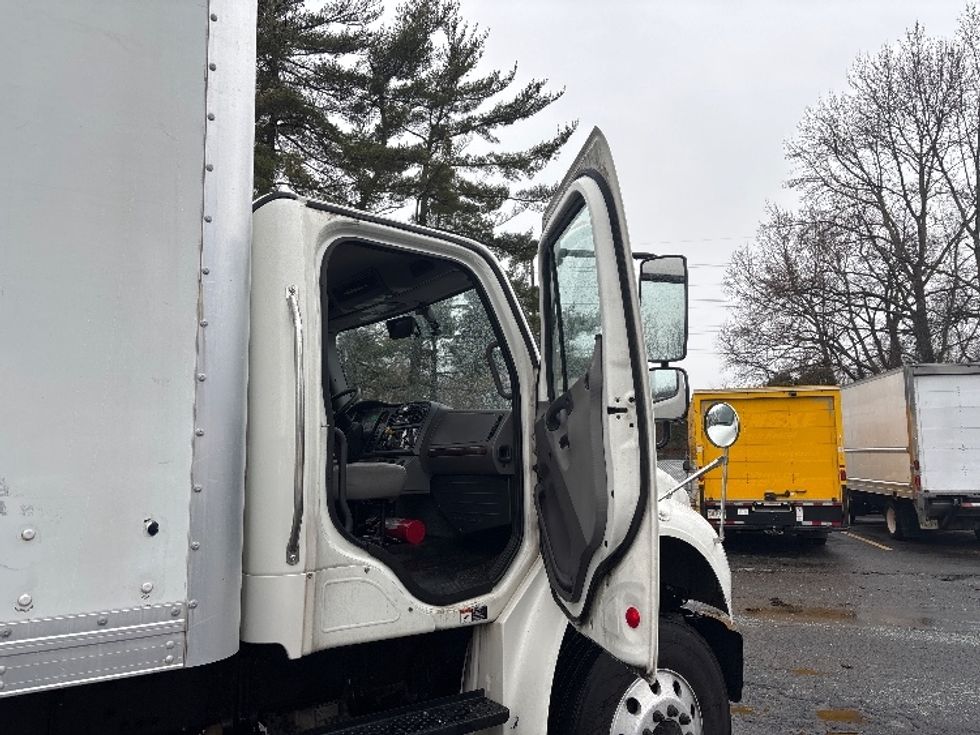 Medium Duty Box Truck-Light and Medium Duty Trucks-Freightliner-2021-M2-South Plainfield-NJ-191,462\n\t\tmiles-$ 64,500 - Image 20