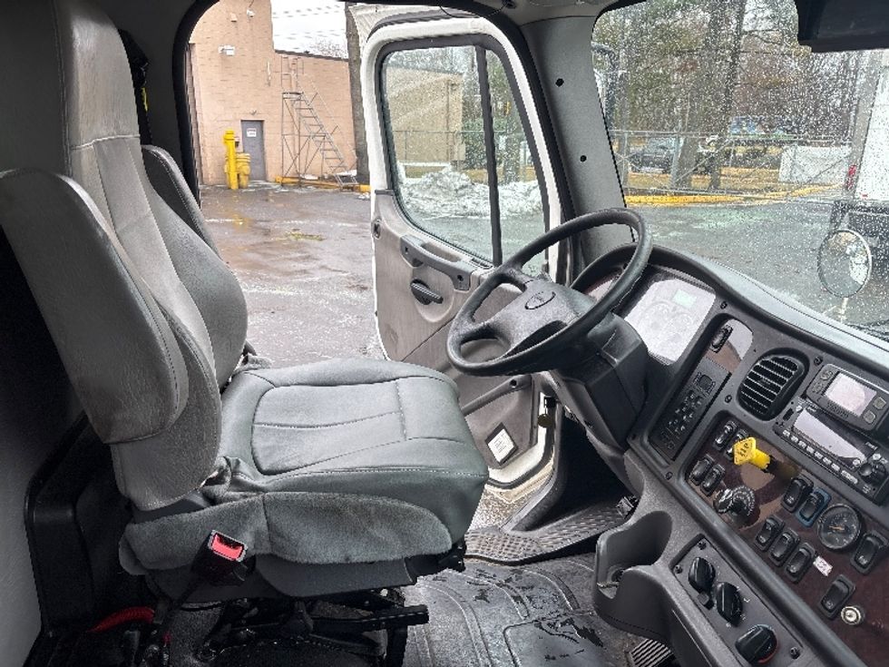 Medium Duty Box Truck-Light and Medium Duty Trucks-Freightliner-2021-M2-South Plainfield-NJ-191,462\n\t\tmiles-$ 64,500 - Image 22