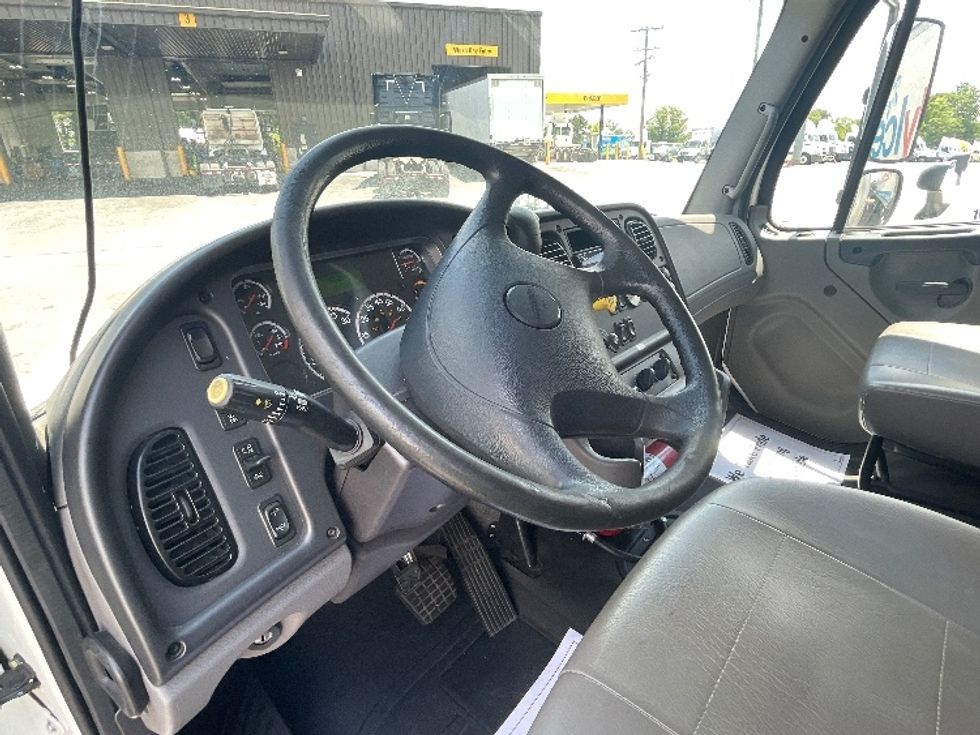 Medium Duty Box Truck-Light and Medium Duty Trucks-Freightliner-2021-M2-Spartanburg-SC-195,229\n\t\tmiles-$ 50,500 - Image 17