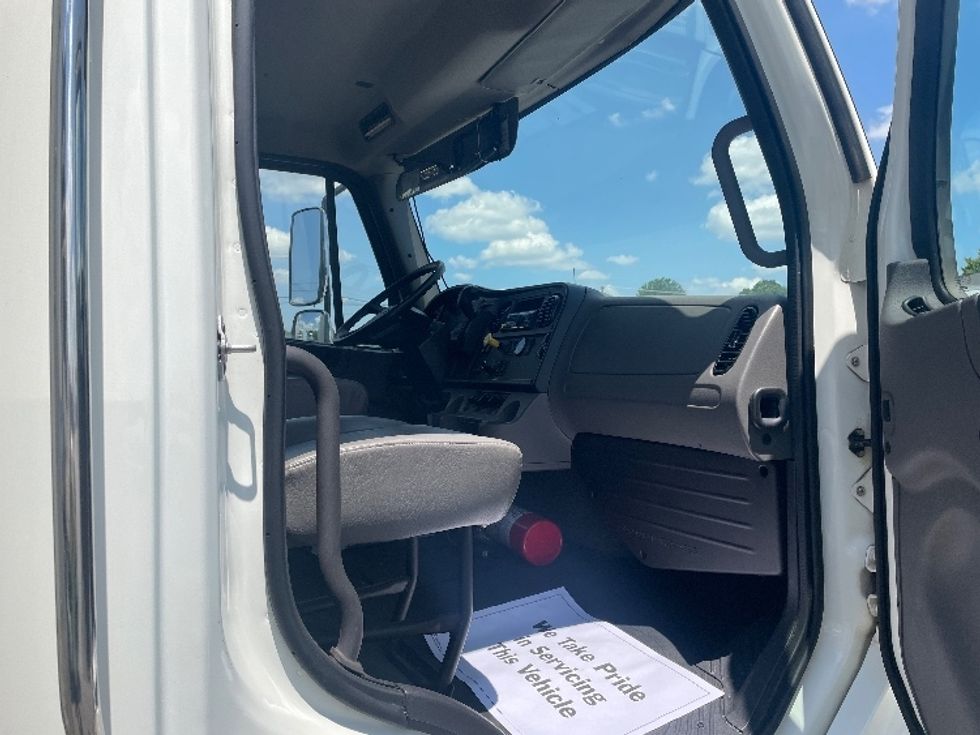 Medium Duty Box Truck-Light and Medium Duty Trucks-Freightliner-2021-M2-Spartanburg-SC-195,229\n\t\tmiles-$ 50,500 - Image 20