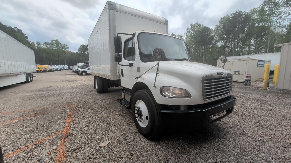 Medium Duty Box Truck-Light and Medium Duty Trucks-Freightliner-2021-M2-Spartanburg-SC-225,012\n\t\tmiles-$ 43,500 - Image 1