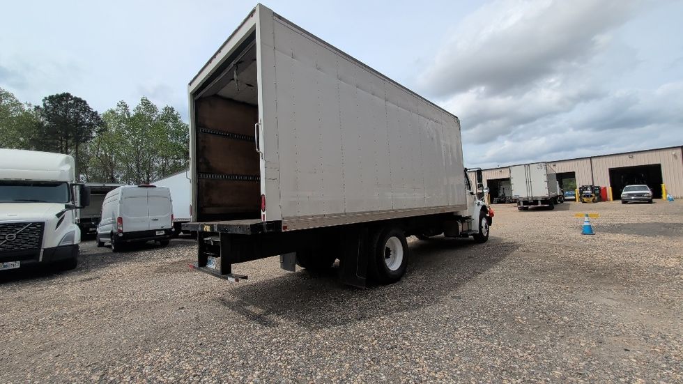 Medium Duty Box Truck-Light and Medium Duty Trucks-Freightliner-2021-M2-Spartanburg-SC-225,012\n\t\tmiles-$ 43,500 - Image 12