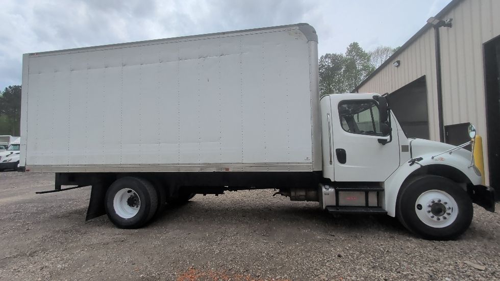 Medium Duty Box Truck-Light and Medium Duty Trucks-Freightliner-2021-M2-Spartanburg-SC-225,012\n\t\tmiles-$ 43,500 - Image 14