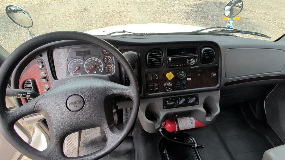 Medium Duty Box Truck-Light and Medium Duty Trucks-Freightliner-2021-M2-Spartanburg-SC-225,012\n\t\tmiles-$ 43,500 - Image 17