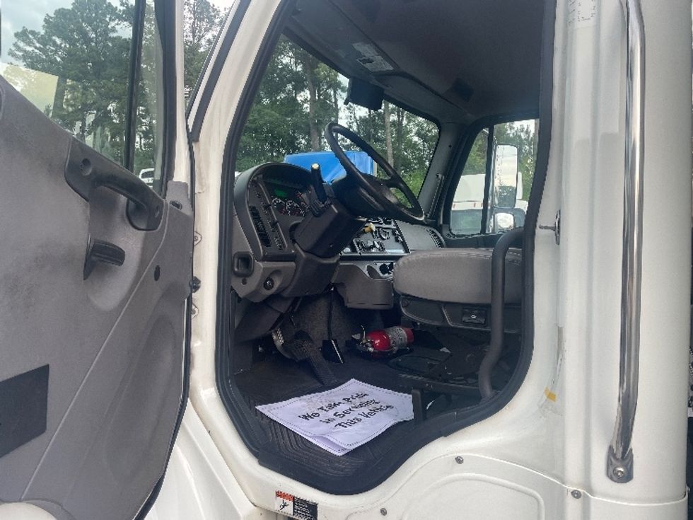 Medium Duty Box Truck-Light and Medium Duty Trucks-Freightliner-2021-M2-Spartanburg-SC-239,575\n\t\tmiles-$ 44,000 - Image 16