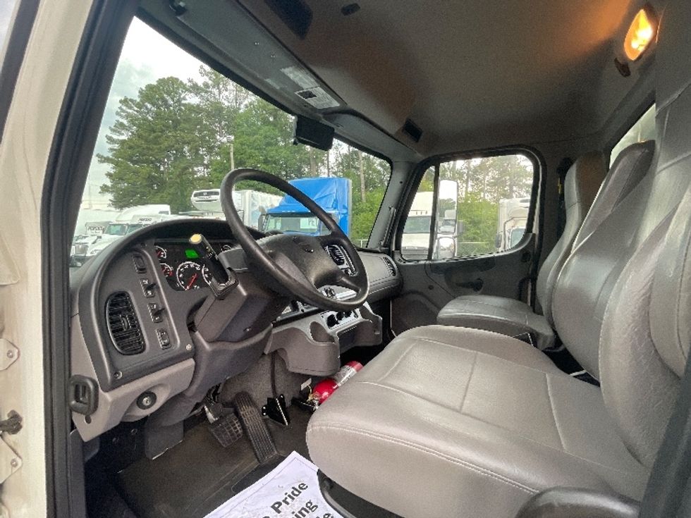 Medium Duty Box Truck-Light and Medium Duty Trucks-Freightliner-2021-M2-Spartanburg-SC-239,575\n\t\tmiles-$ 44,000 - Image 17
